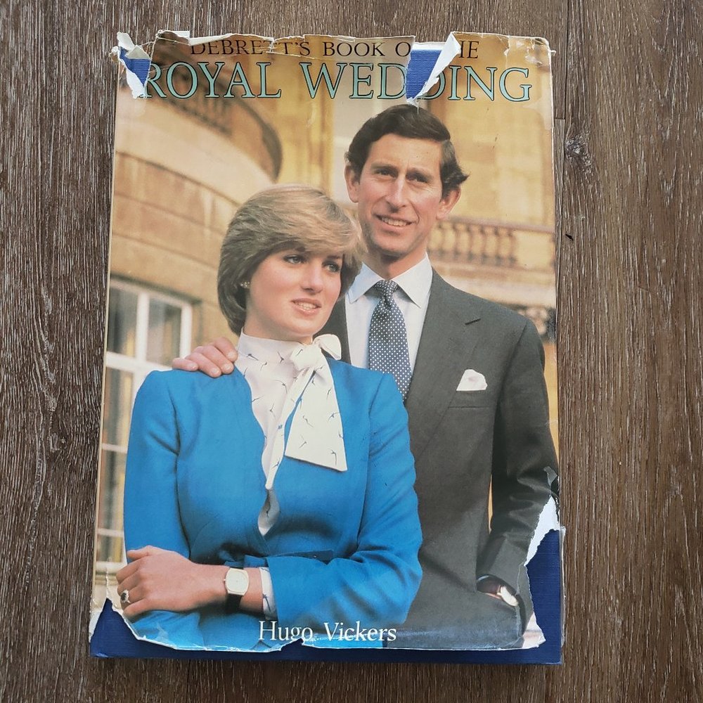 Debretts Book The Royal Wedding Official Souvenir Vintage Hardcover Coffee Table